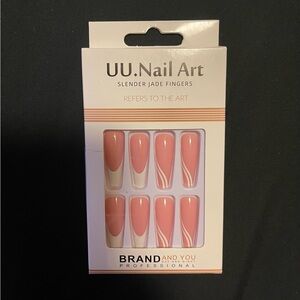 UU Nail Art Pink Press-On Nails